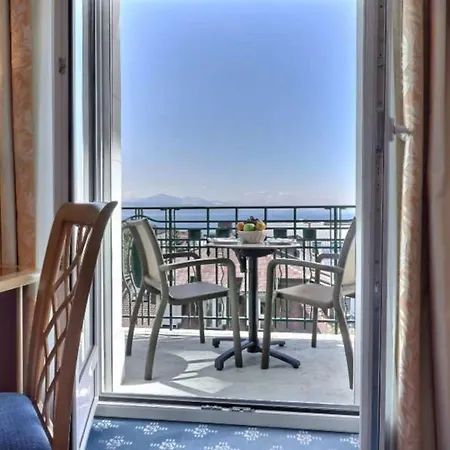 Mirabeau, Bw Signature Collection,